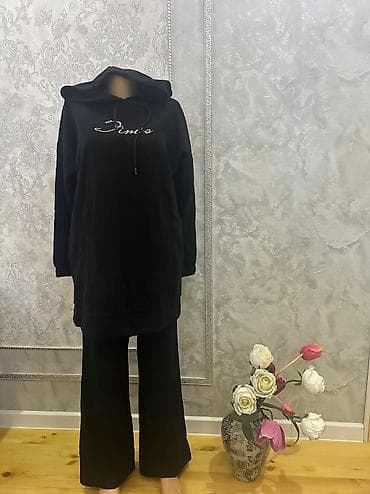 Двойка в наличий S m l xl Зима ❄️ Цвет:кирпичный,черный цвет Для at lalafo.kg Двойка в наличий S m l xl Зима ❄️ Цвет:кирпичный,черный цвет Для