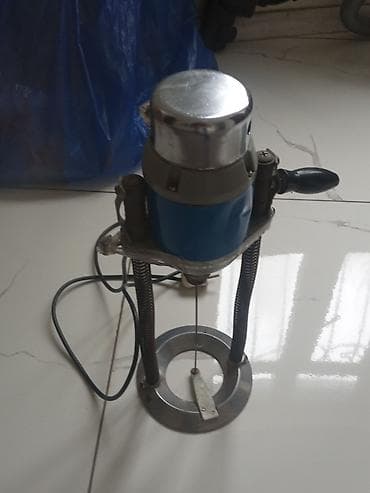 Электрический погружной фрезер (ручной фрезер по дереву) Описание: - at lalafo.kg Электрический погружной фрезер (ручной фрезер по дереву) Описание: -