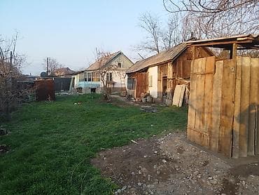 Продаю дом в центре ком + веранда и кладовка где можно сделать сан at lalafo.kg Продаю дом в центре ком + веранда и кладовка где можно сделать сан
