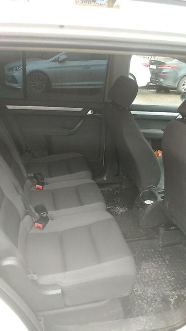 Volkswagen Touran: 2014 г., 1.6 л, Механика, Бензин, Минивэн at lalafo.kg Volkswagen Touran: 2014 г., 1.6 л, Механика, Бензин, Минивэн