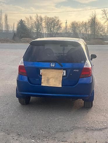 Honda Fit: 2003 г., 1.3 л, Автомат, Бензин, Хэтчбэк at lalafo.kg Honda Fit: 2003 г., 1.3 л, Автомат, Бензин, Хэтчбэк