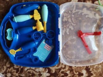 Чемоданчик медика-50 сом, динозавры - 80 сом, игра рыбки, нет at lalafo.kg Чемоданчик медика-50 сом, динозавры - 80 сом, игра рыбки, нет