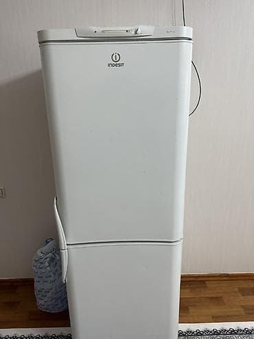 Холодильник Indesit, Двухкамерный at lalafo.kg Холодильник Indesit, Двухкамерный