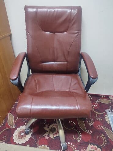 Офисное кресло, С колесиками, цвет - Черный, Экокожа at lalafo.kg Офисное кресло, С колесиками, цвет - Черный, Экокожа