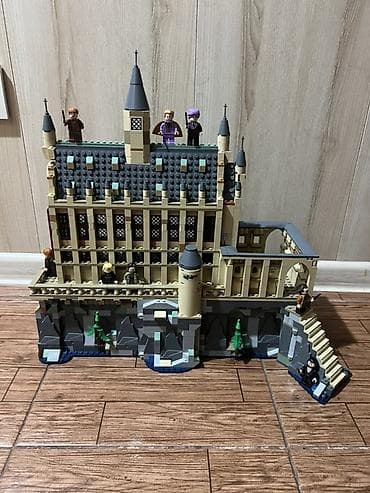 Конструктор LEGO Harry Potter «Хогвартс» (большой замковый комплекс) at lalafo.kg Конструктор LEGO Harry Potter «Хогвартс» (большой замковый комплекс)