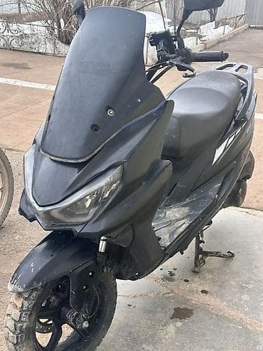Макси-скутер 150 куб. см, Бензин, Б/у at lalafo.kg Макси-скутер 150 куб. см, Бензин, Б/у