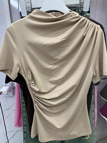 Блузка, Трикотаж, Однотонный at lalafo.kg Блузка, Трикотаж, Однотонный