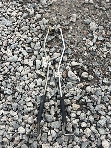 Петли капота Honda, Б/у, Оригинал at lalafo.kg Петли капота Honda, Б/у, Оригинал