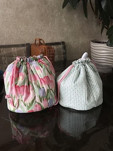 Идеальный подарок на 8 марта Косметичка + подарок внутри !!! 💕 at lalafo.kg Идеальный подарок на 8 марта Косметичка + подарок внутри !!! 💕