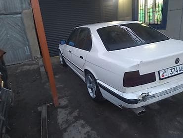BMW 5 series: 1989 г., 2.5 л, Механика, Бензин, Седан at lalafo.kg BMW 5 series: 1989 г., 2.5 л, Механика, Бензин, Седан
