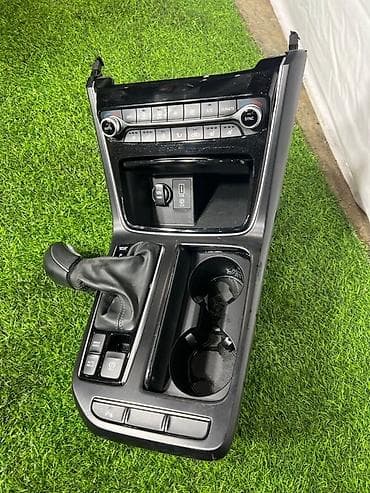 Центральная консоль в сборе для Hyundai Grandeur (Azera) IG, поколение at lalafo.kg Центральная консоль в сборе для Hyundai Grandeur (Azera) IG, поколение