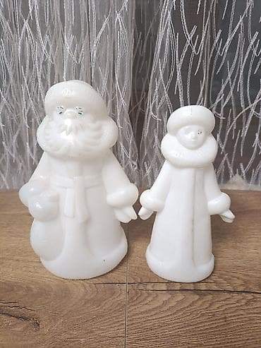 Дед Мороз и Снегурочка советский. пластмассовый в отличном состоянии at lalafo.kg Дед Мороз и Снегурочка советский. пластмассовый в отличном состоянии