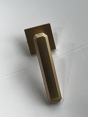 Дверная ручка, Для межкомнатных дверей, Металлические, Без установки at lalafo.kg Дверная ручка, Для межкомнатных дверей, Металлические, Без установки