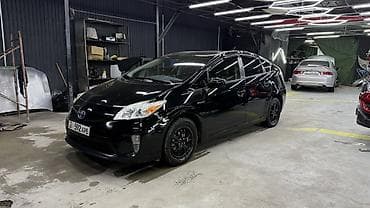 Toyota Prius: 2014 г., 1.8 л, Автомат, Гибрид, Хэтчбэк at lalafo.kg Toyota Prius: 2014 г., 1.8 л, Автомат, Гибрид, Хэтчбэк