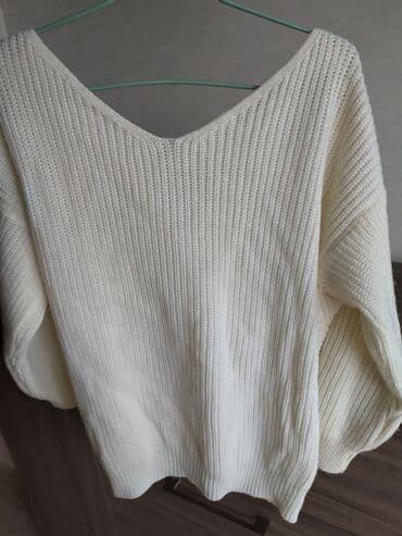 Оба вмест, новые почти, продаю в связи с расхламлением Белый вязаный at lalafo.kg Оба вмест, новые почти, продаю в связи с расхламлением Белый вязаный