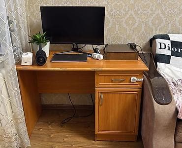 Стол
Офисный стол
Компьютерный стол
Долго служил
Хороший стол
110х60 at lalafo.kg Стол
Офисный стол
Компьютерный стол
Долго служил
Хороший стол
110х60