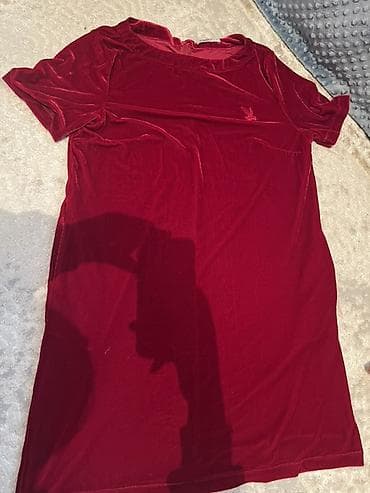 Повседневное платье, Велюр, Прямое, L at lalafo.kg Повседневное платье, Велюр, Прямое, L