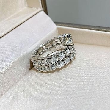 Серебряное кольцо-змейка с дорожками камней
Серебро 925 at lalafo.kg Серебряное кольцо-змейка с дорожками камней
Серебро 925