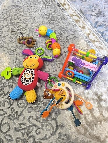 Набор развивающих игрушек для малышей: - Мягкая яркая at lalafo.kg Набор развивающих игрушек для малышей: - Мягкая яркая