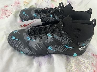 Футбольные бутсы SXMH в магазине 4500 Покупал для себя размер не at lalafo.kg Футбольные бутсы SXMH в магазине 4500 Покупал для себя размер не