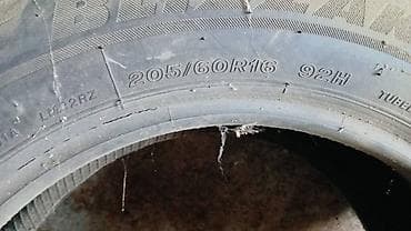 Комплект автомобильных шин.На RXХайландер К5 Пара 1: - Размер at lalafo.kg Комплект автомобильных шин.На RXХайландер К5 Пара 1: - Размер