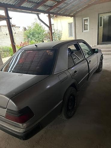 Mercedes-Benz W124: 1988 г., 3 л, Механика, Дизель, Седан at lalafo.kg Mercedes-Benz W124: 1988 г., 3 л, Механика, Дизель, Седан