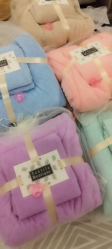 Комплект из двух полотенец, коралловый флис. Одно банное 70*140 см at lalafo.kg Комплект из двух полотенец, коралловый флис. Одно банное 70*140 см