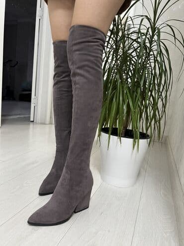 Сапоги, 39, Stuart Weitzman, Б/у, цвет - Серый, Самовывоз at lalafo.kg Сапоги, 39, Stuart Weitzman, Б/у, цвет - Серый, Самовывоз