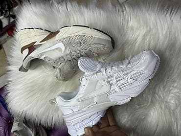 Мужские кроссовки, 36, 37.5, 38, Nike, Новый, цвет - Белый at lalafo.kg Мужские кроссовки, 36, 37.5, 38, Nike, Новый, цвет - Белый