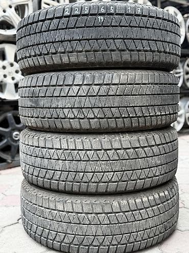 225/65/17 4 шт комплект в идеальном состоянии фирма Bridgestone год at lalafo.kg 225/65/17 4 шт комплект в идеальном состоянии фирма Bridgestone год