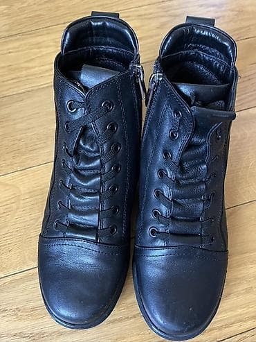 Черные кожаные ботинки для мальчика, производство Турция, размер 37-38 at lalafo.kg Черные кожаные ботинки для мальчика, производство Турция, размер 37-38