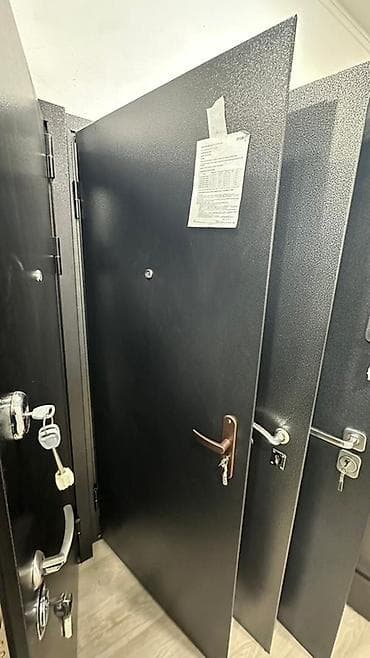 Үйлөр жана батирлер үчүн эшик, Металлдан, Сол жакта, түсү - Кара lalafo.kg да Үйлөр жана батирлер үчүн эшик, Металлдан, Сол жакта, түсү - Кара