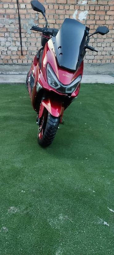 Макси-скутер 150 куб. см, Бензин, Б/у at lalafo.kg Макси-скутер 150 куб. см, Бензин, Б/у