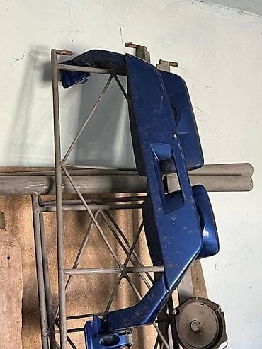 Дверь Передняя правая Volvo, Б/у, Оригинал at lalafo.kg Дверь Передняя правая Volvo, Б/у, Оригинал