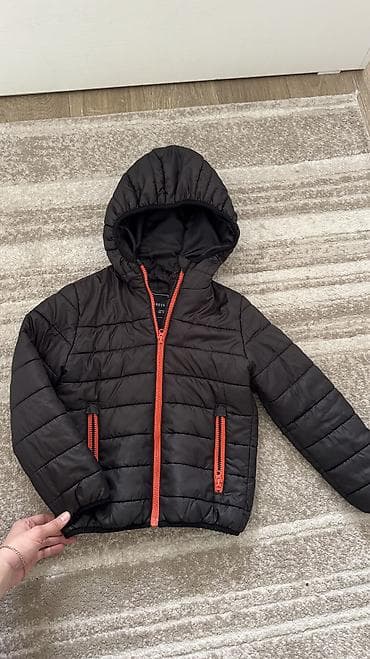 Детская куртка. Терранова. Вошраст 6-7 лет. На рост 116-122 см. Адрес at lalafo.kg Детская куртка. Терранова. Вошраст 6-7 лет. На рост 116-122 см. Адрес