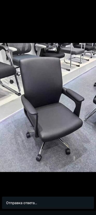 Офисное кресло, С колесиками, цвет - Черный, Экокожа at lalafo.kg Офисное кресло, С колесиками, цвет - Черный, Экокожа