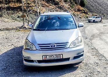 Toyota Avensis Verso: 2004 г., 2 л, Механика, Дизель, Минивэн at lalafo.kg Toyota Avensis Verso: 2004 г., 2 л, Механика, Дизель, Минивэн