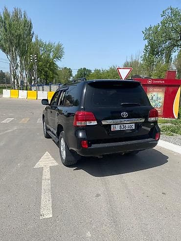 Сдаю в аренду авто внедорожник Toyota Land Cruiser 200. 1 день 180$ at lalafo.kg Сдаю в аренду авто внедорожник Toyota Land Cruiser 200. 1 день 180$