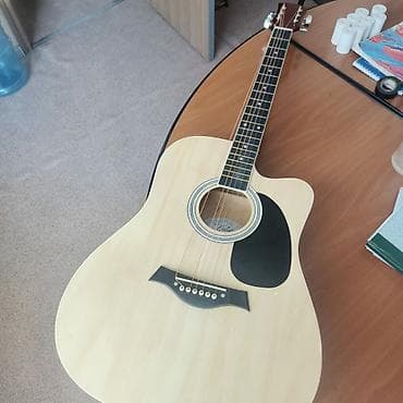 Акустическая гитара формата дредноут с вырезом (cutaway) at lalafo.kg Акустическая гитара формата дредноут с вырезом (cutaway)