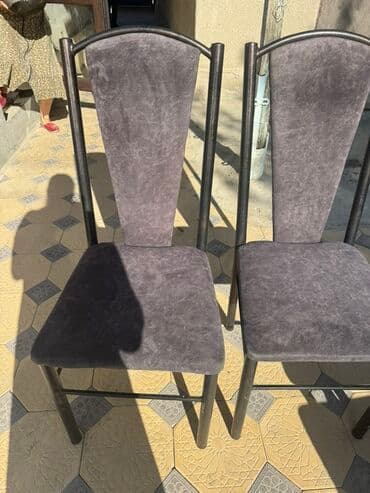 Продаю Комплект обеденных стульев с мягкой обивкой. - Количество на at lalafo.kg Продаю Комплект обеденных стульев с мягкой обивкой. - Количество на