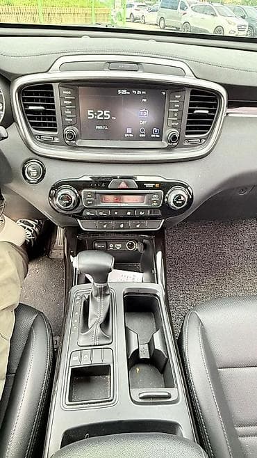 Автокосметика: Kia Sorento — интерьер и оснащение (корейская спецификация) - lalafo.kg да — 1 Автокосметика: Kia Sorento — интерьер и оснащение (корейская спецификация) - — 1