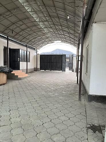 Дом с большим крытым двором и отдельным въездом через распашные at lalafo.kg Дом с большим крытым двором и отдельным въездом через распашные