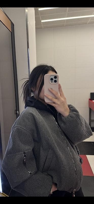 Бомбер, Осень-весна, Оверсайз, S, M, L at lalafo.kg Бомбер, Осень-весна, Оверсайз, S, M, L