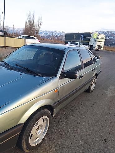 Volkswagen Passat: 1989 г., 1.8 л, Седан at lalafo.kg Volkswagen Passat: 1989 г., 1.8 л, Седан