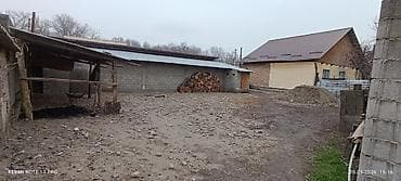 Продаётся земельный участок с хозяйственными постройками. с доходом at lalafo.kg Продаётся земельный участок с хозяйственными постройками. с доходом