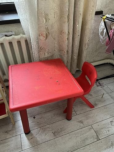 Комплект детского стола и стула at lalafo.kg Комплект детского стола и стула