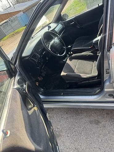 Vauxhall: Opel Vectra: 2002 г., 1.6 л, Бензин, Универсал at lalafo.kg — 5 Vauxhall: Opel Vectra: 2002 г., 1.6 л, Бензин, Универсал — 5