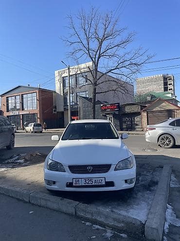 Toyota Altezza: 2003 г., 2 л, Автомат, Бензин, Седан at lalafo.kg Toyota Altezza: 2003 г., 2 л, Автомат, Бензин, Седан