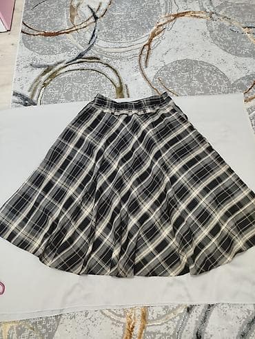 Юбка, Модель юбки: Полусолнце, Миди, По талии at lalafo.kg Юбка, Модель юбки: Полусолнце, Миди, По талии