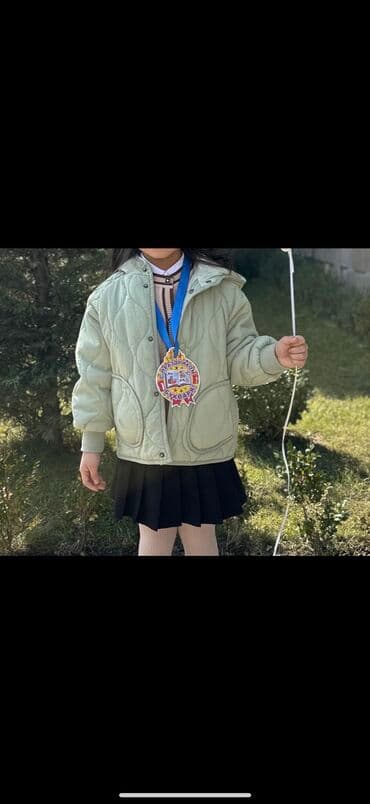 Продается деми куртка Зара оригинал, на 6лет, б/у, немного носили at lalafo.kg Продается деми куртка Зара оригинал, на 6лет, б/у, немного носили